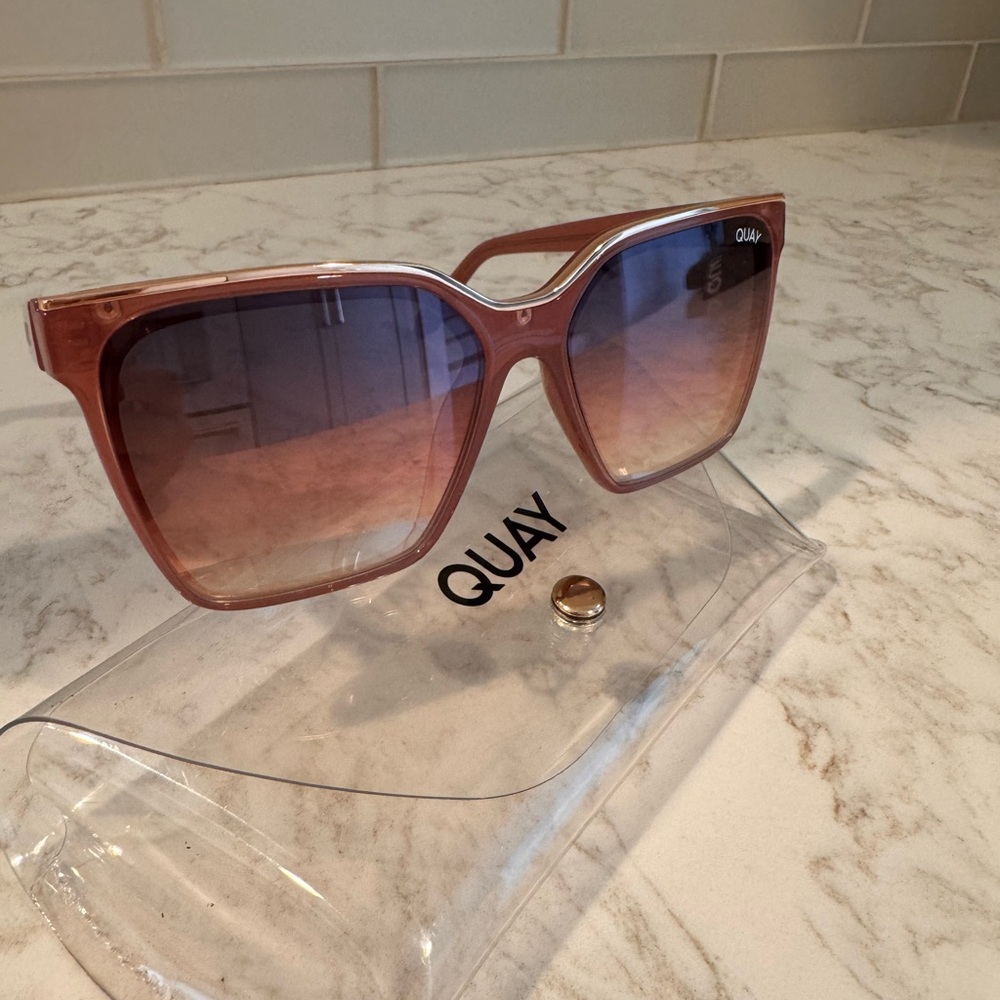 Quay Australia Rose-Tinted Square Sunglasses